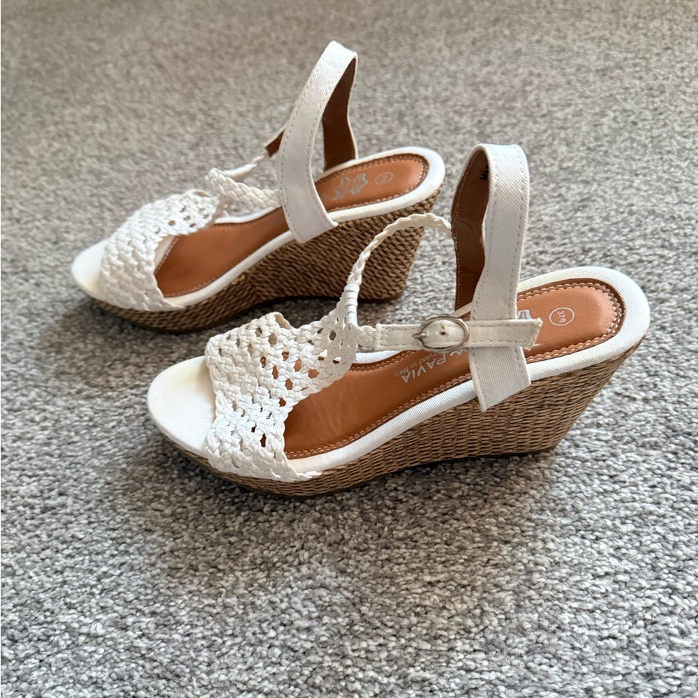 Women's Cream/White Woven Wedges - Picture 7 of 10